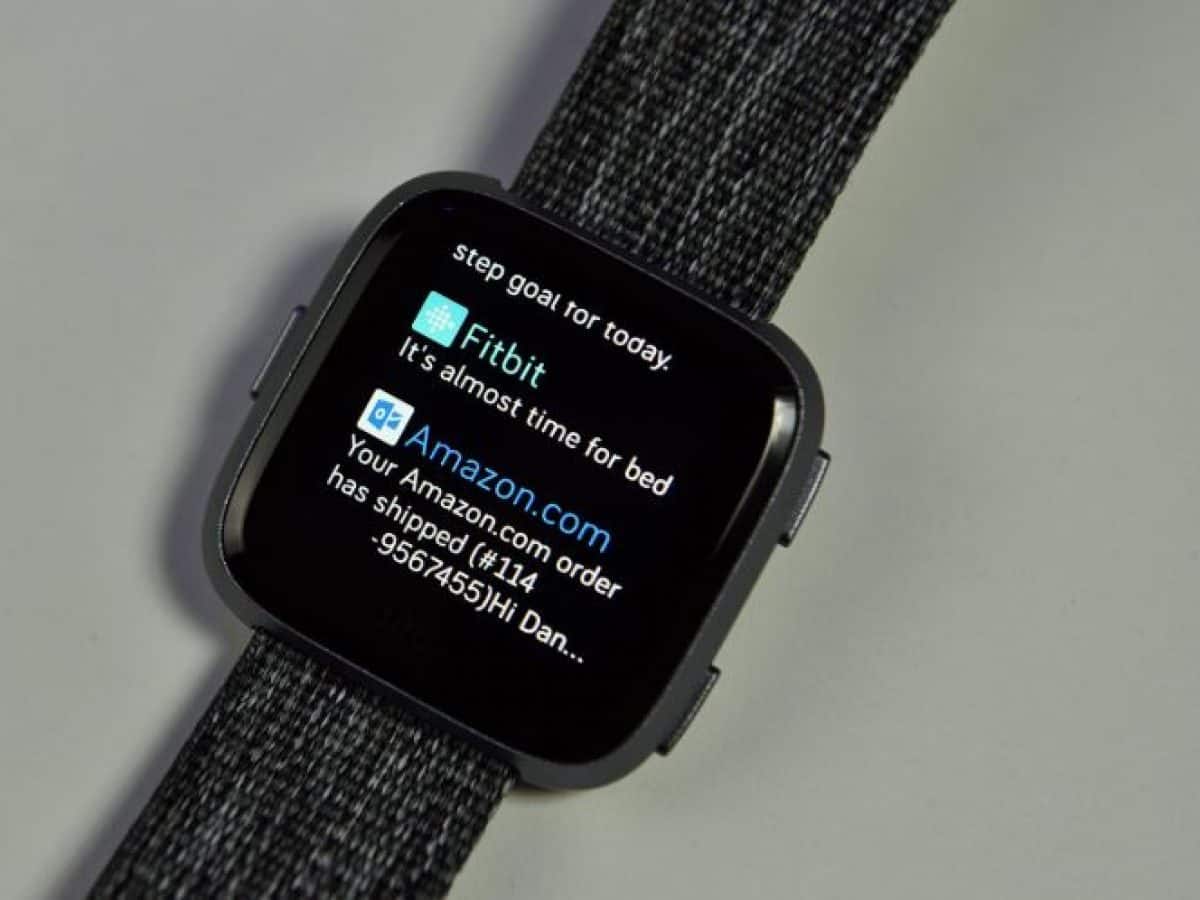 Can you text cheap on fitbit versa 2